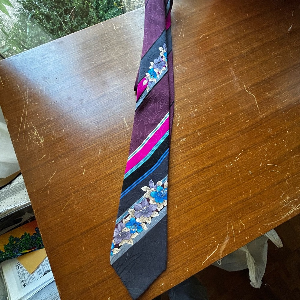 Floral Patterned Tie in Purple and Blue